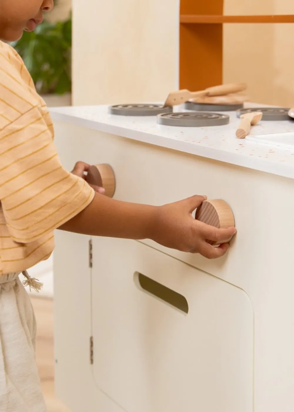 Ningbo Commiki Children Products Co., Ltd. Coco Village Wooden Kitchen Outlet