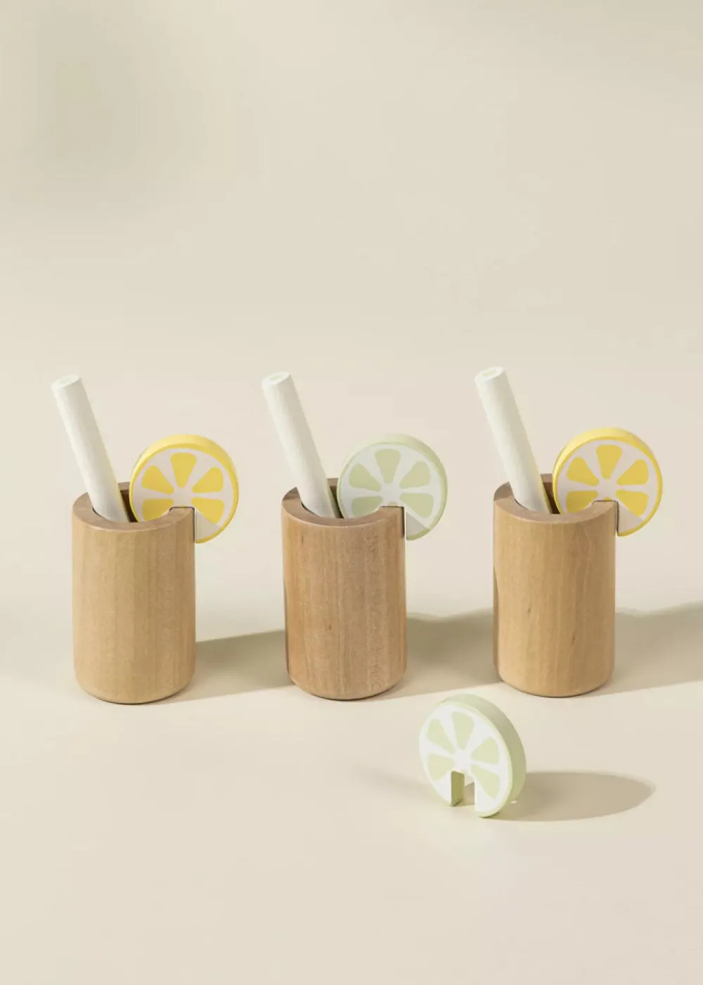 Ningbo Fecda Toys Co., Ltd Coco Village Wooden Lemonade Playset and Accessories Fashion