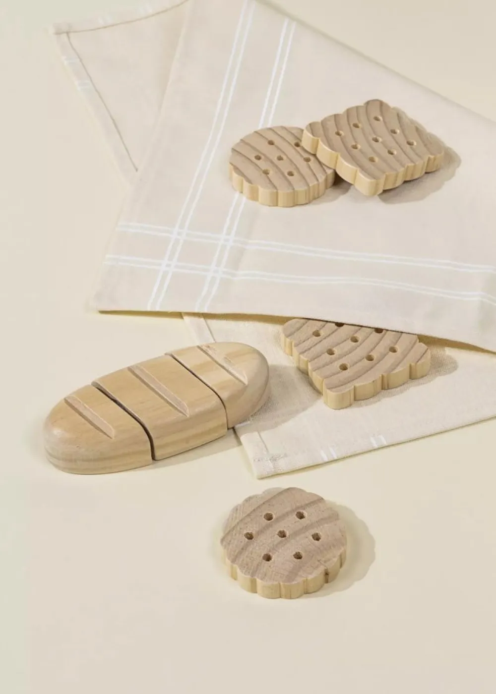 Ningbo Fecda Toys Co., Ltd Coco Village Wooden Picnic Playset and Accessories Sale