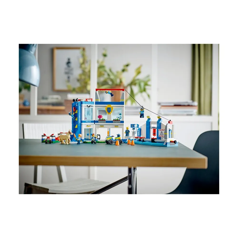 LEGO ® City Police Training Academy 60372 Building Toy Set (823 Pieces) Outlet