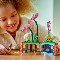 Lego Canada Inc. LEGO Disney Moana?€?s Flowerpot Flower and Mini Doll Online