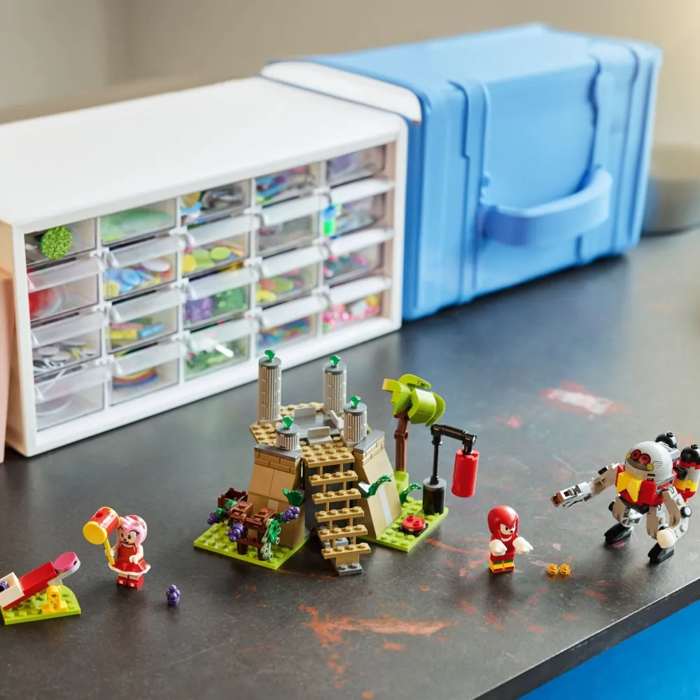 Lego Canada Inc. Lego Knuckles and the Master Emerald Shrine Sale