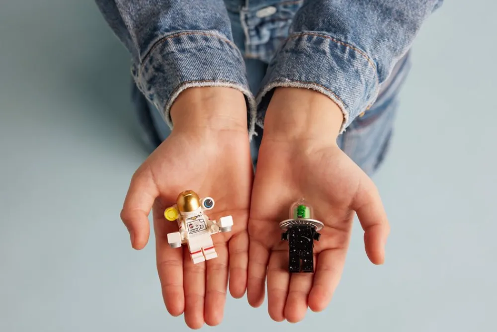 Lego Canada Inc. LEGO® Minifigures Series 26 Space Toy 71046 Discount