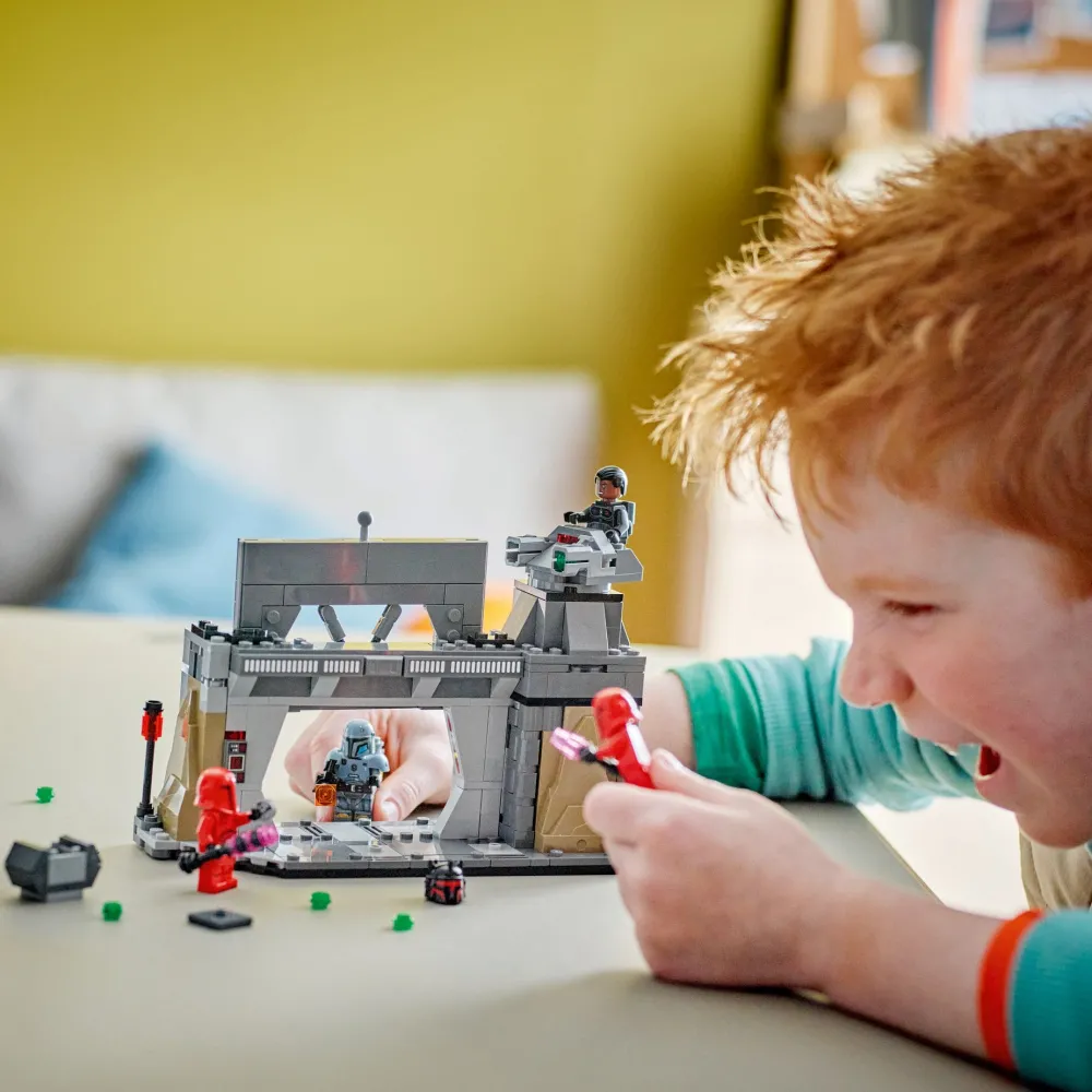 Lego Canada Inc. LEGO® Star Wars™ Paz Vizsla™ and Moff Gideon™ Batt Best