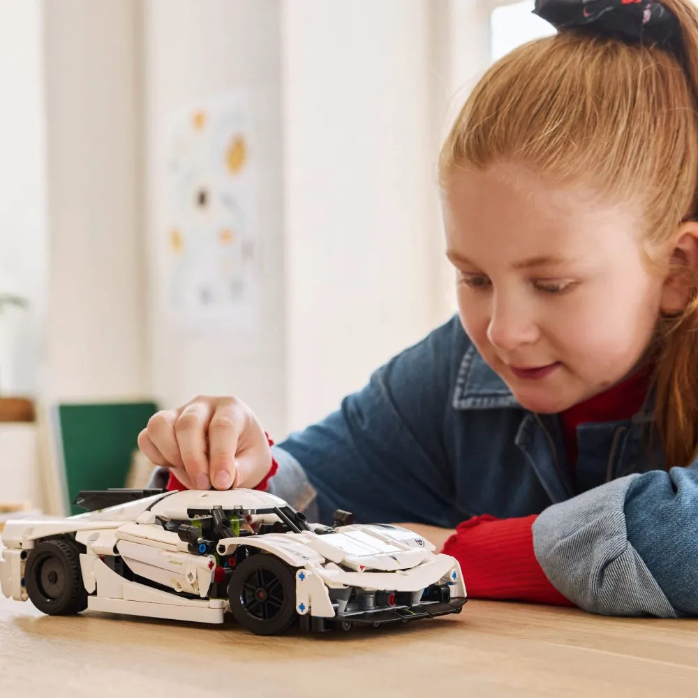 Lego Canada Inc. LEGO® Technic™ Koenigsegg Jesko Absolut White Hypercar 42184 Clearance