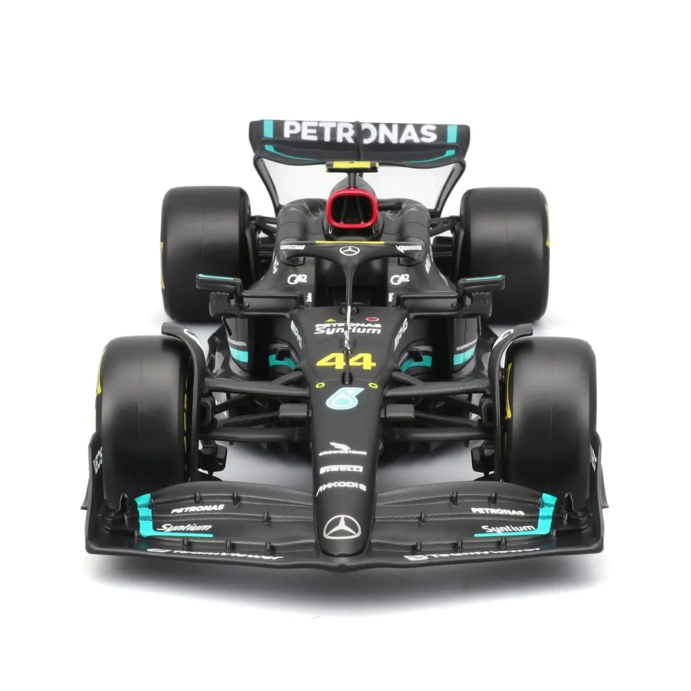 Maisto Diecast Maisto 1:24 Mercedes Petronas W14E w/ Figure (Hamilton) Online