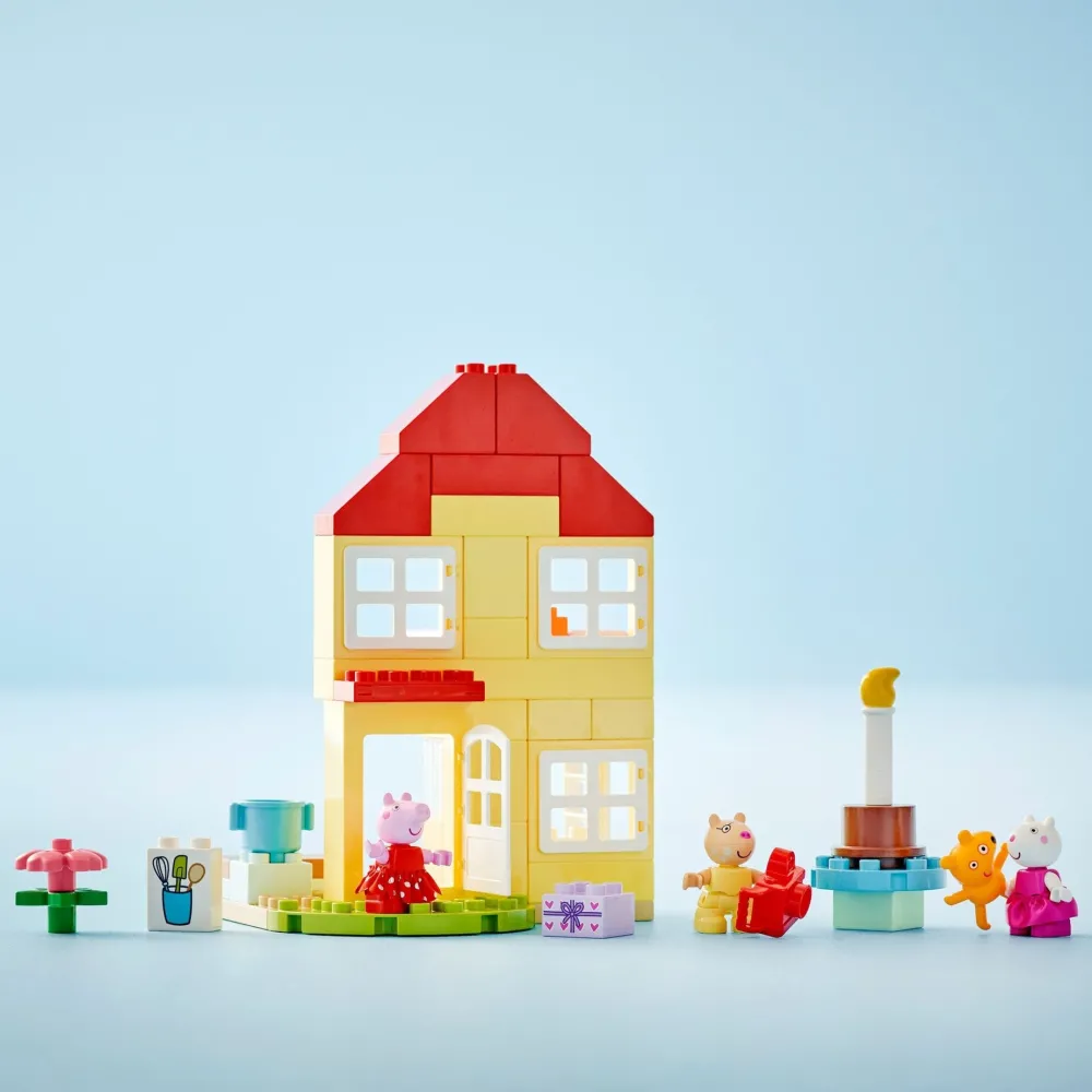 Lego Canada Inc. Peppa Pig Birthday House New