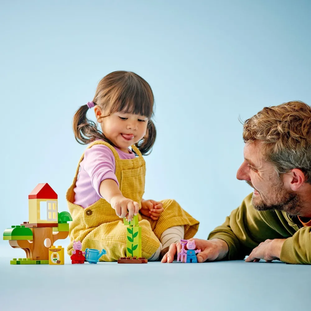 Lego Canada Inc. Peppa Pig Garden and Tree House Hot